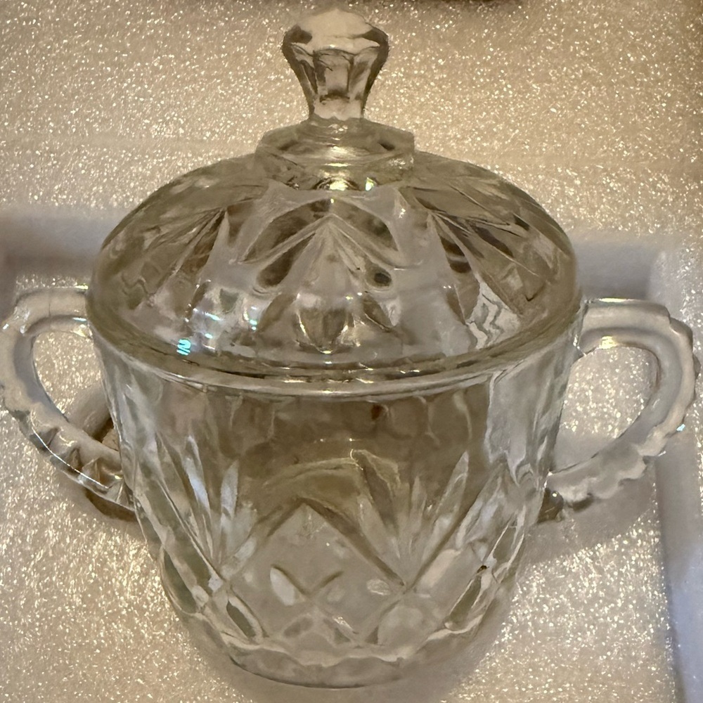 Cute glass sugar bowl good used condition no defects 3.5 inches wide, 2.75” tall